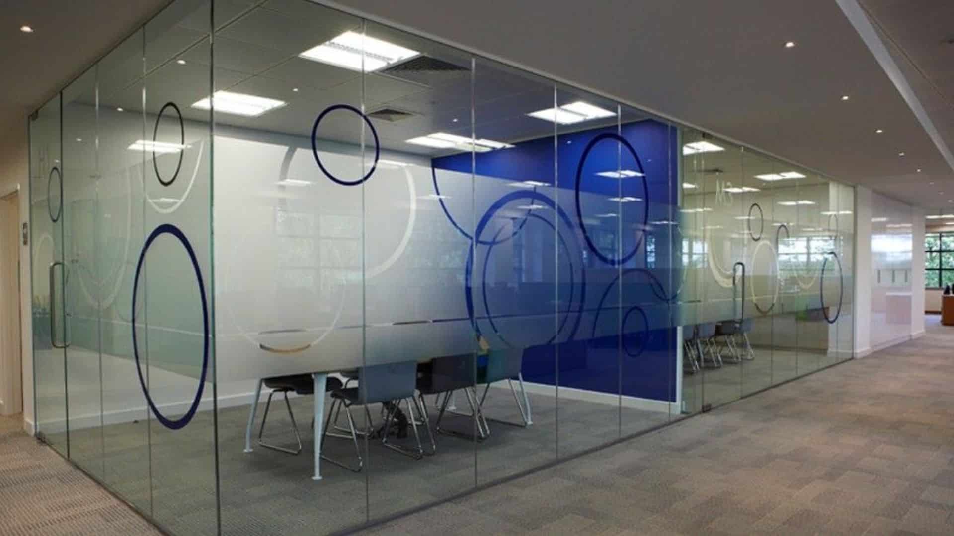 What Are the Latest Trends in Glass Frosting for Offices