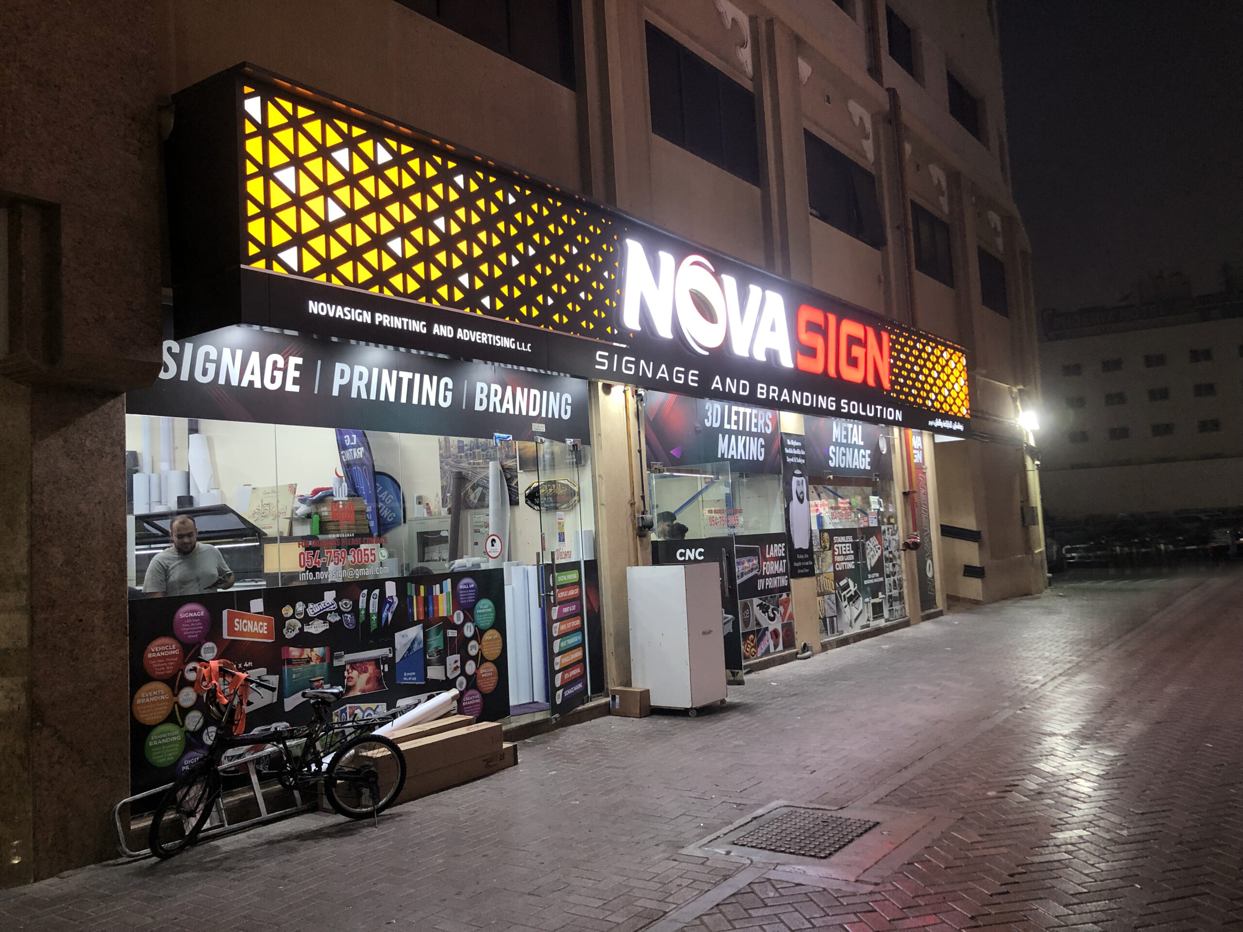 signage companies dubai