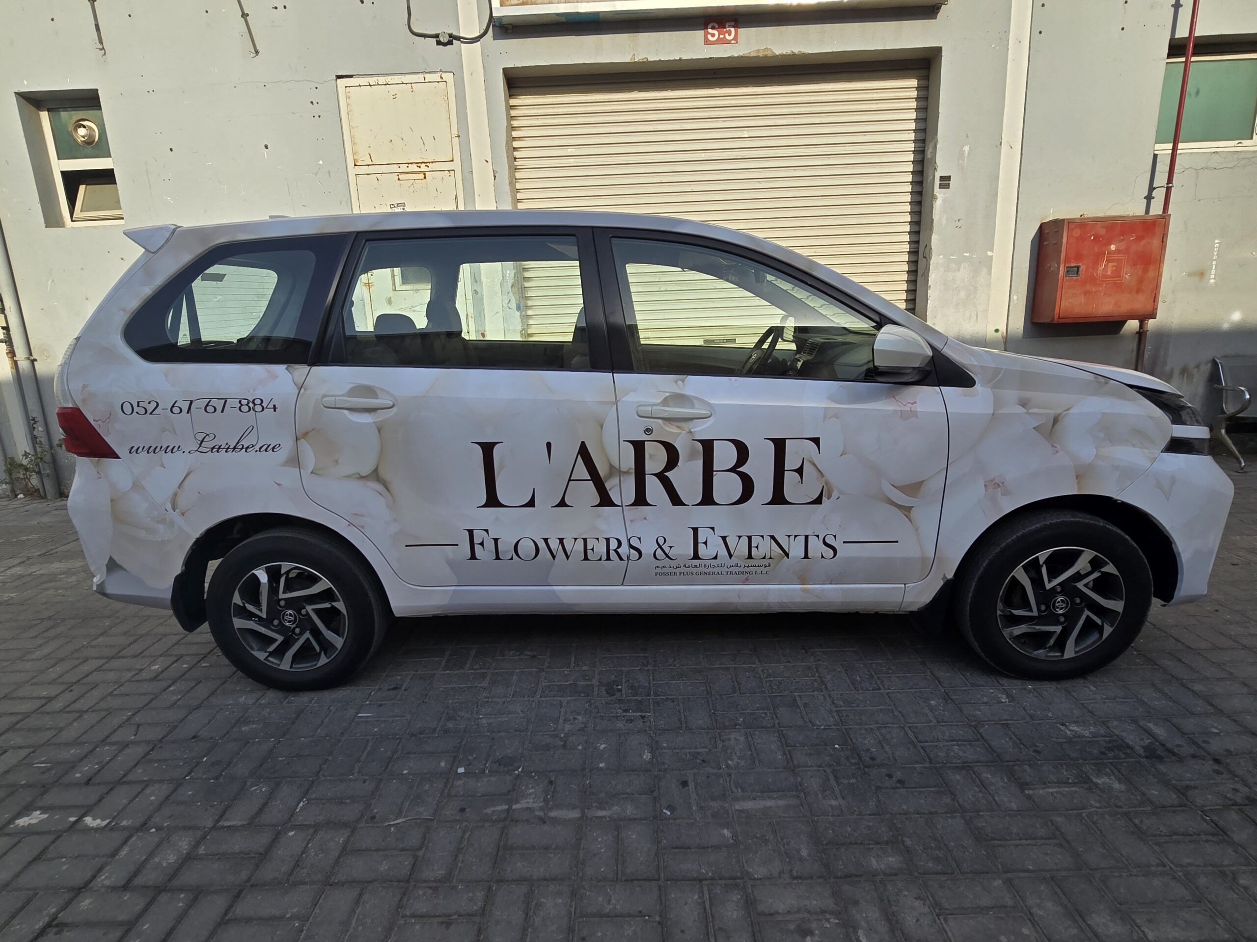 Car branding in dubai