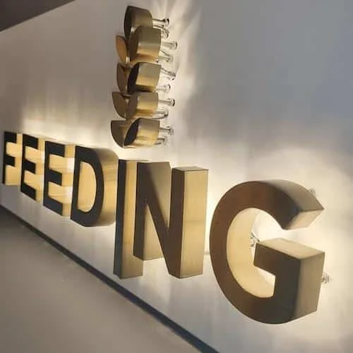 Office-signage-in-Dubai